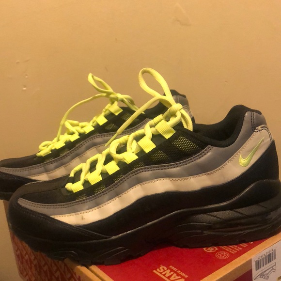 Boys Grade School air max 95 - Picture 3 of 3